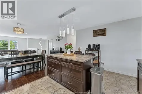 1026 Thunderbay Avenue Windsor ON N8P 0C1