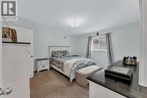 1026 Thunderbay Avenue Windsor ON N8P 0C1