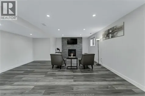 1026 Thunderbay Avenue Windsor ON N8P 0C1