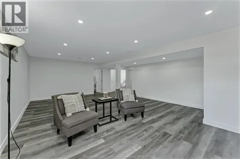 1026 Thunderbay Avenue Windsor ON N8P 0C1