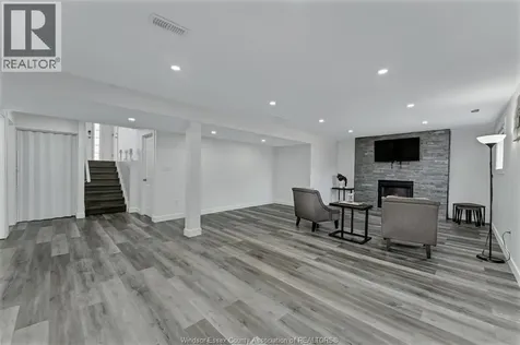 1026 Thunderbay Avenue Windsor ON N8P 0C1