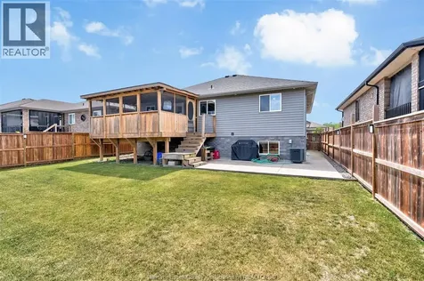 1026 Thunderbay Avenue Windsor ON N8P 0C1