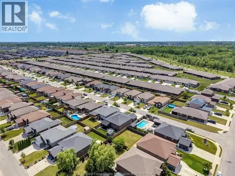 1026 Thunderbay Avenue Windsor ON N8P 0C1