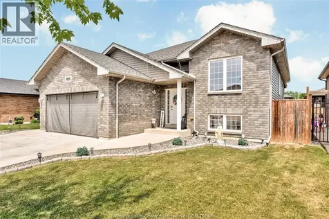 1026 Thunderbay Avenue Windsor ON N8P 0C1