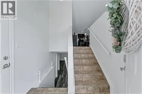 1026 Thunderbay Avenue Windsor ON N8P 0C1