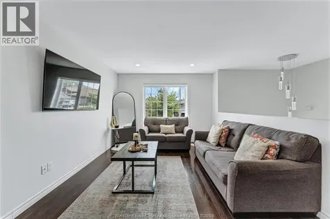 1026 Thunderbay Avenue Windsor ON N8P 0C1
