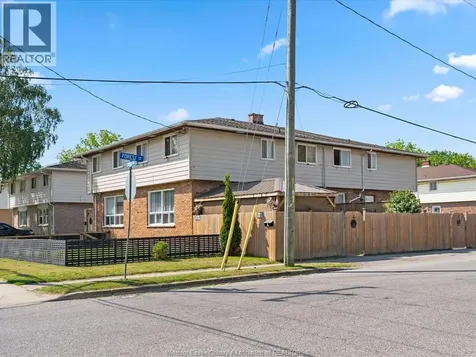 22 Taylor Avenue Chatham ON N7L 2T5