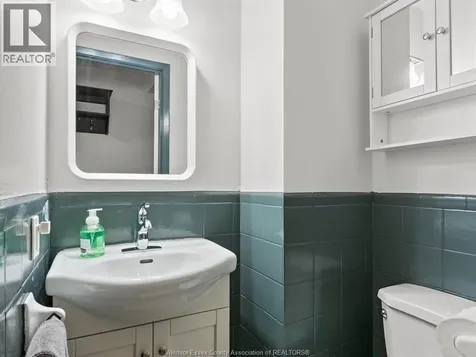 22 Taylor Avenue Chatham ON N7L 2T5