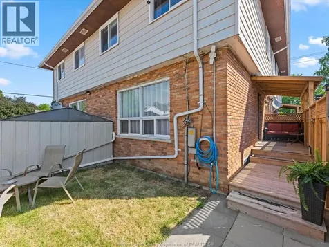 22 Taylor Avenue Chatham ON N7L 2T5