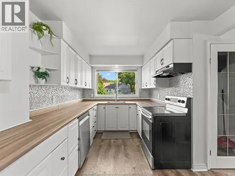22 Taylor Avenue Chatham ON N7L 2T5