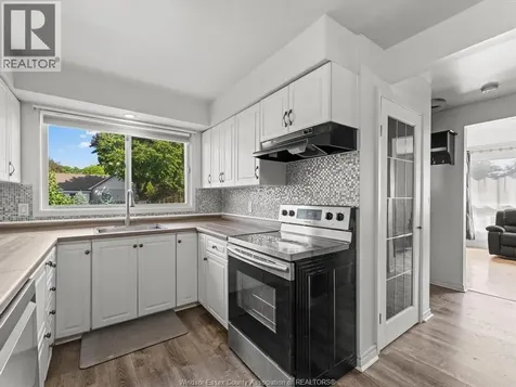 22 Taylor Avenue Chatham ON N7L 2T5