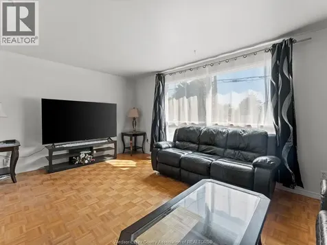 22 Taylor Avenue Chatham ON N7L 2T5