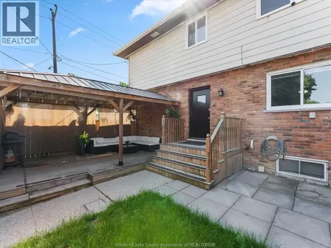 22 Taylor Avenue Chatham ON N7L 2T5