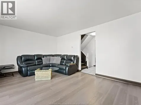 22 Taylor Avenue Chatham ON N7L 2T5