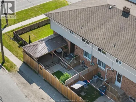 22 Taylor Avenue Chatham ON N7L 2T5