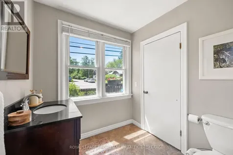 560 King Street West Gananoque ON K7G 2H1