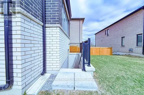 1201 Chateau Court Pickering ON L1X 0M1