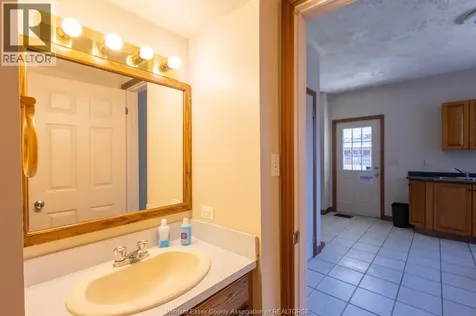 1069 Ouellette Avenue Windsor ON N9A 4J8