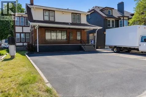 1069 Ouellette Avenue Windsor ON N9A 4J8