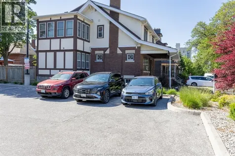 1069 Ouellette Avenue Windsor ON N9A 4J8