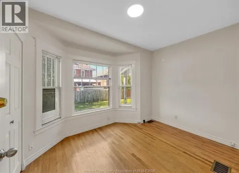 1069 Ouellette Avenue Windsor ON N9A 4J8