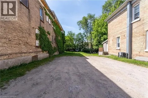 209 Dalhousie Street Brantford ON N3S 3T8