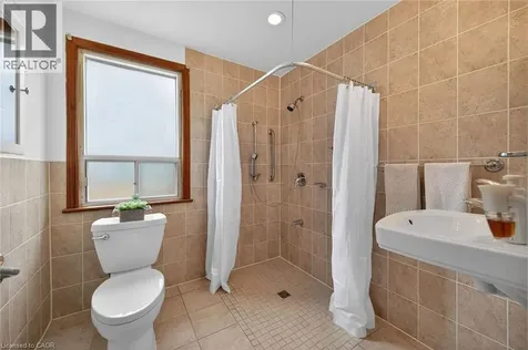 163 Rosedale Avenue Hamilton ON L8K 4N4