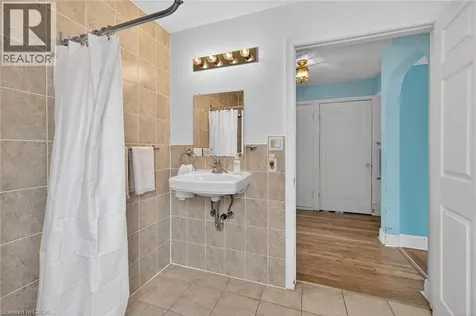 163 Rosedale Avenue Hamilton ON L8K 4N4
