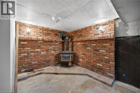 163 Rosedale Avenue Hamilton ON L8K 4N4
