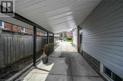 163 Rosedale Avenue Hamilton ON L8K 4N4