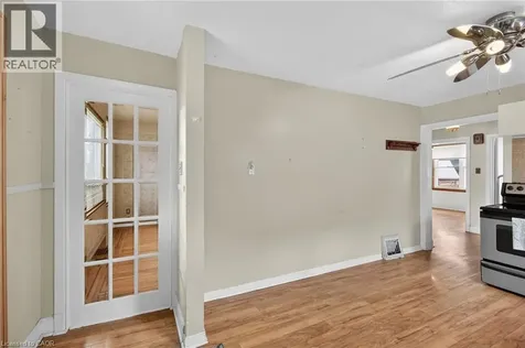 163 Rosedale Avenue Hamilton ON L8K 4N4