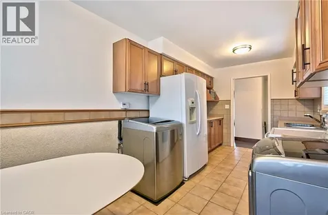 1476 Barton Street East Hamilton ON L8H 2W9
