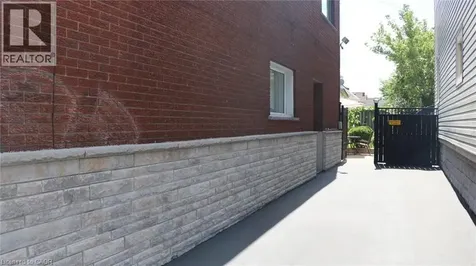 1476 Barton Street East Hamilton ON L8H 2W9