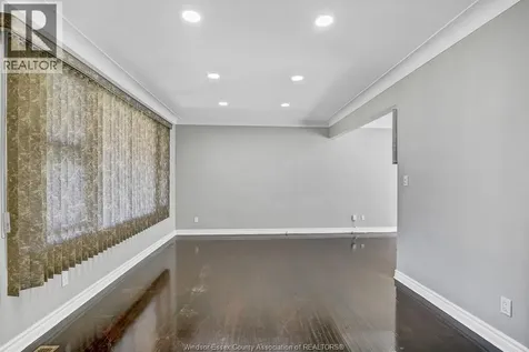 3964 Whitney Avenue Windsor ON N9C 2C6