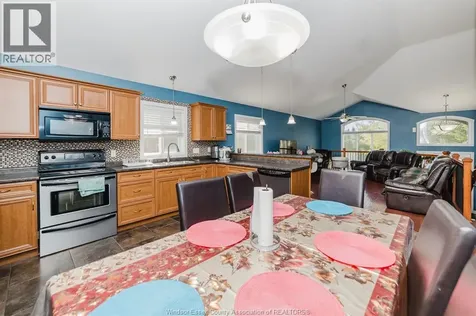 3068 Troup Crescent Windsor ON N8R 0A5