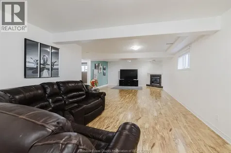 3068 Troup Crescent Windsor ON N8R 0A5