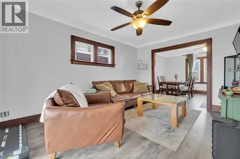 1244 Marentette Windsor ON N8X 4C6
