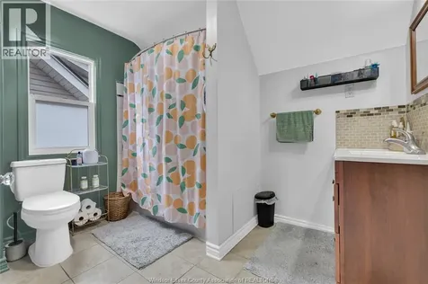 1244 Marentette Windsor ON N8X 4C6