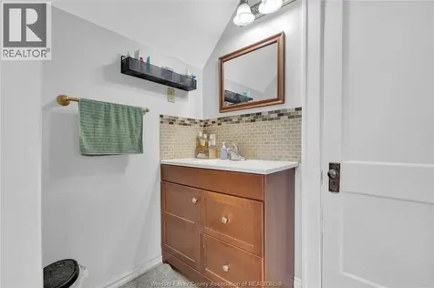 1244 Marentette Windsor ON N8X 4C6