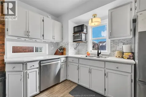 1244 Marentette Windsor ON N8X 4C6