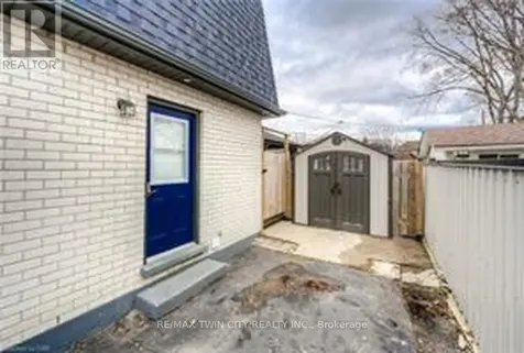 382 Cyrus Street Cambridge ON N3H 1H3