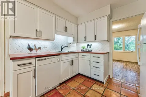 206 Candlewood Crescent Waterloo ON N2L 5Y9