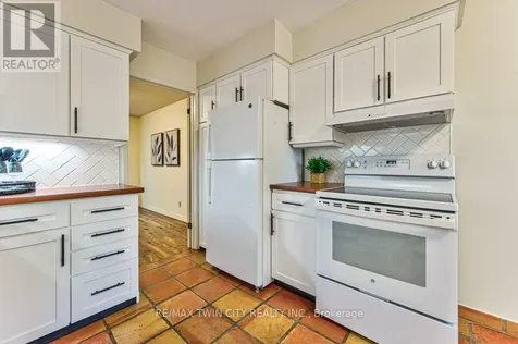 206 Candlewood Crescent Waterloo ON N2L 5Y9