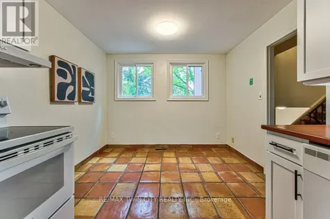 206 Candlewood Crescent Waterloo ON N2L 5Y9
