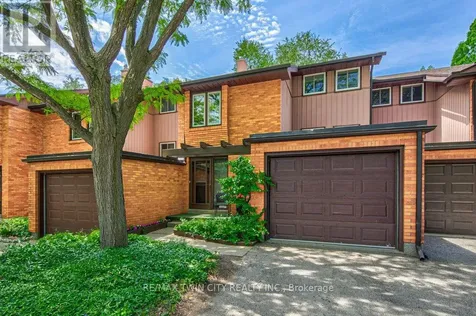 206 Candlewood Crescent Waterloo ON N2L 5Y9