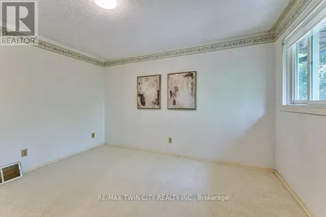 206 Candlewood Crescent Waterloo ON N2L 5Y9