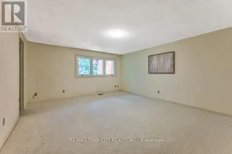 206 Candlewood Crescent Waterloo ON N2L 5Y9