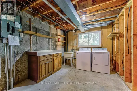 206 Candlewood Crescent Waterloo ON N2L 5Y9