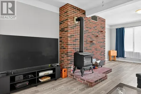 323 St Lawrence Street West Centre Hastings ON K0K 2K0