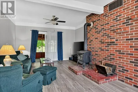 323 St Lawrence Street West Centre Hastings ON K0K 2K0
